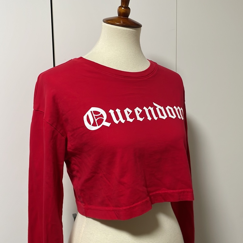 Forever 21 * Size Small * Red Queendom long sleeve top - Picture 6 of 8